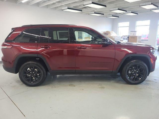 new 2025 Jeep Grand Cherokee car, priced at $40,291