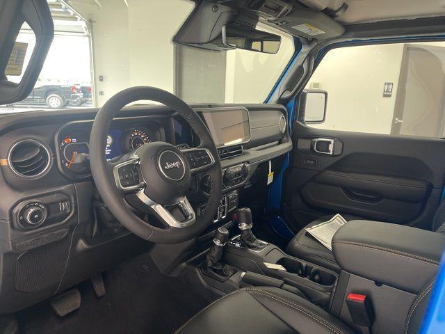 new 2025 Jeep Wrangler car, priced at $47,372