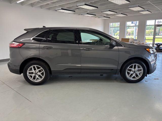 used 2024 Ford Edge car, priced at $25,000