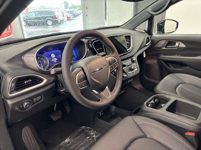 new 2025 Chrysler Pacifica car, priced at $44,792