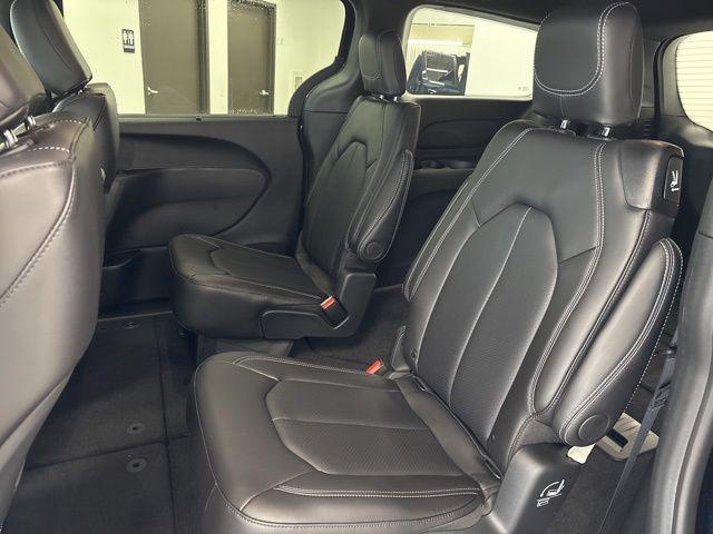 new 2025 Chrysler Pacifica car, priced at $44,792