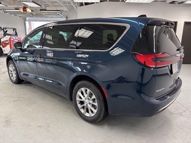 new 2025 Chrysler Pacifica car, priced at $44,792