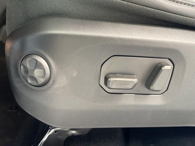 new 2025 Jeep Wrangler car, priced at $52,640
