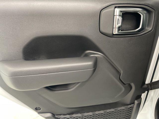 new 2025 Jeep Gladiator car, priced at $47,312