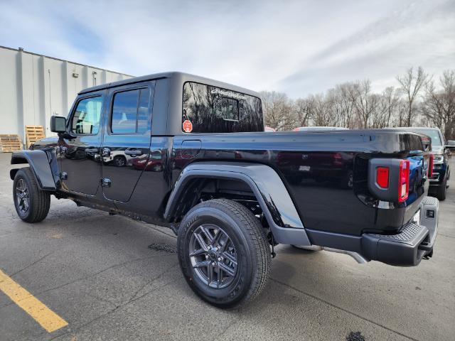 new 2024 Jeep Gladiator car, priced at $46,256