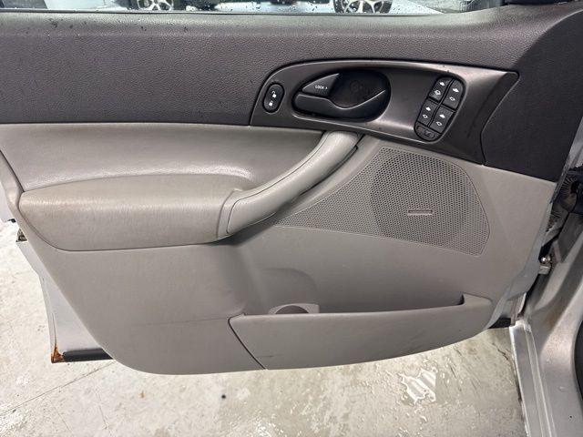 used 2006 Ford Focus car, priced at $4,000