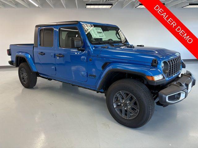 new 2024 Jeep Gladiator car, priced at $36,302