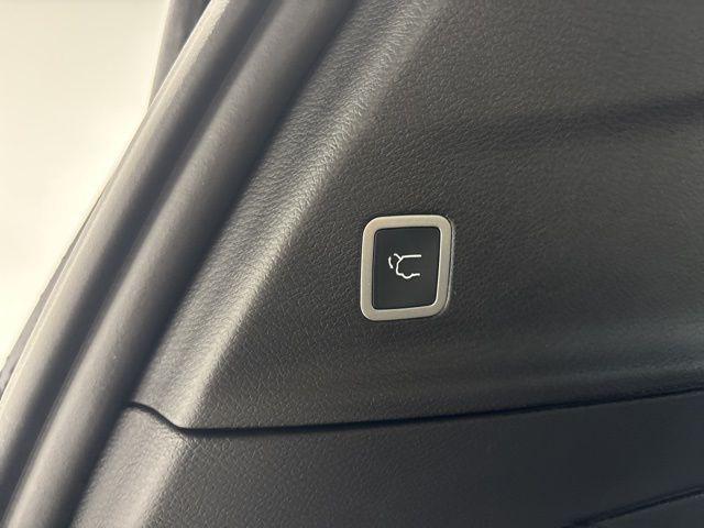 new 2025 Chrysler Pacifica car, priced at $38,096