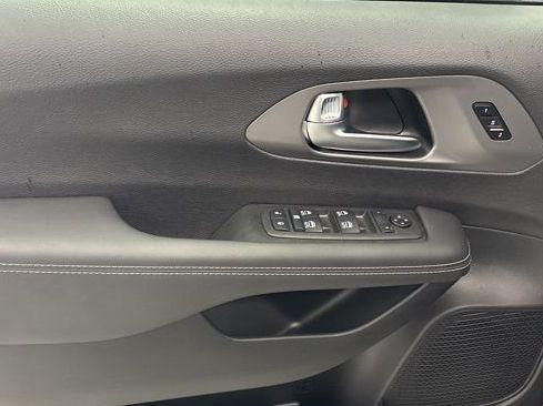 new 2025 Chrysler Pacifica car, priced at $38,096