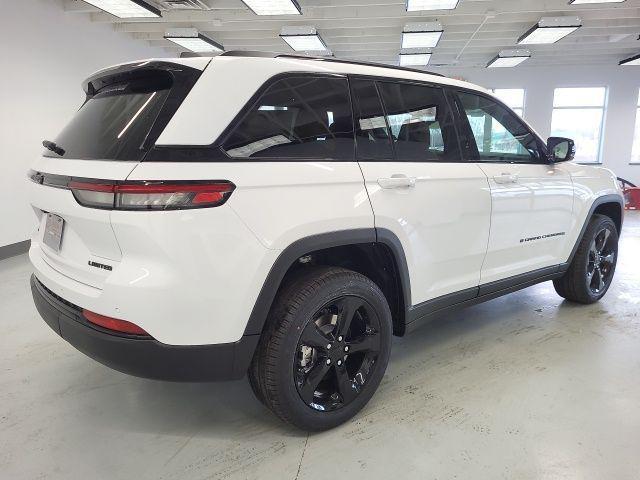 new 2025 Jeep Grand Cherokee car, priced at $45,846