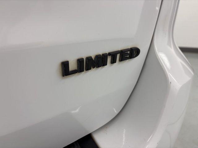 used 2015 Jeep Grand Cherokee car, priced at $12,000