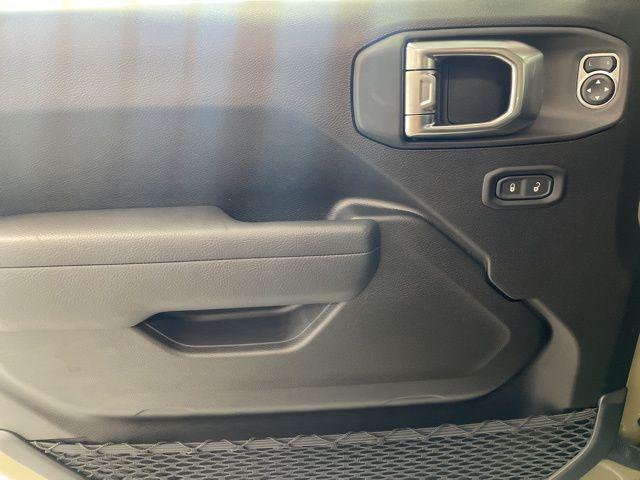 new 2025 Jeep Wrangler car, priced at $48,424