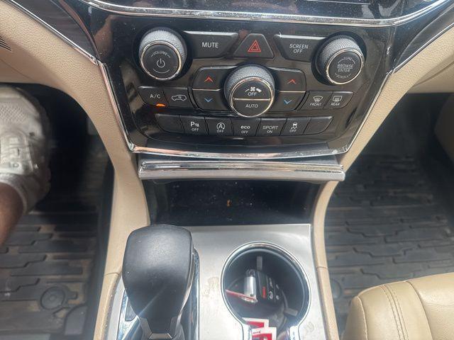 used 2021 Jeep Grand Cherokee car, priced at $25,000