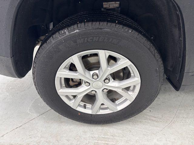 used 2023 Jeep Grand Cherokee car, priced at $33,000