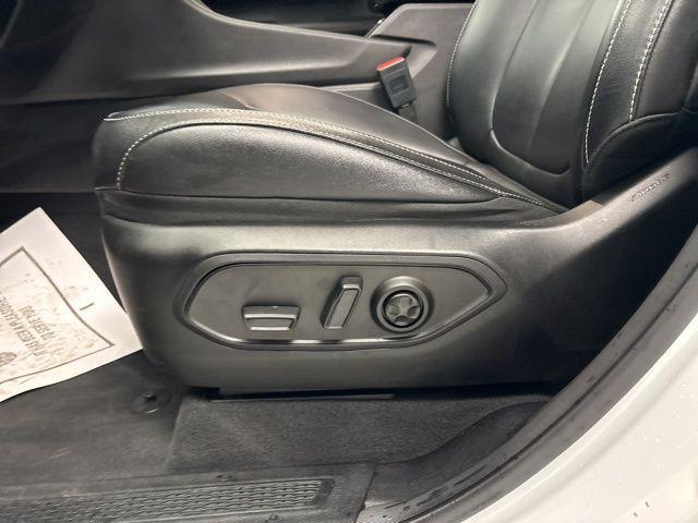 used 2023 Jeep Grand Cherokee car, priced at $33,000