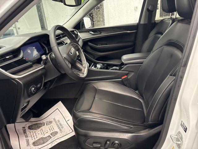 used 2023 Jeep Grand Cherokee car, priced at $33,000