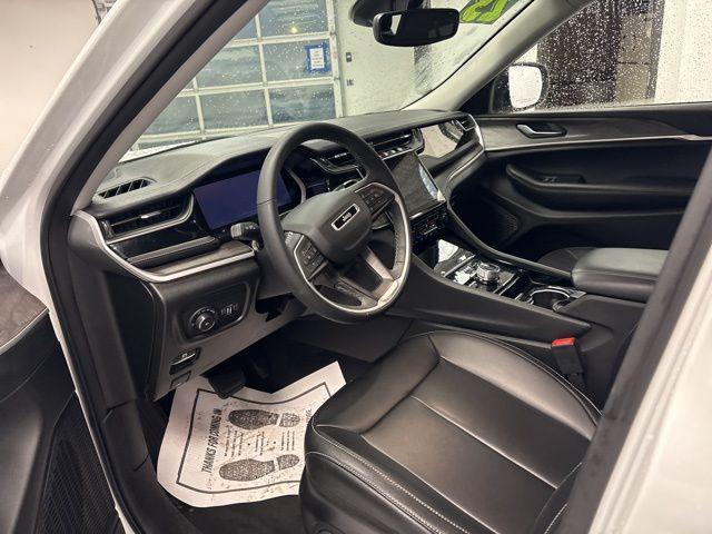 used 2023 Jeep Grand Cherokee car, priced at $33,000