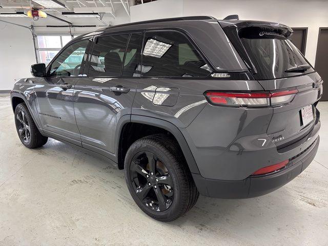 used 2024 Jeep Grand Cherokee car, priced at $40,500