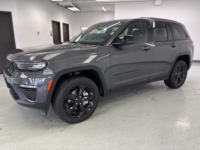 used 2024 Jeep Grand Cherokee car, priced at $40,500