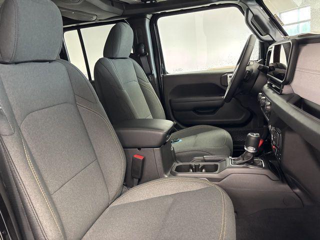 new 2025 Jeep Gladiator car, priced at $46,542