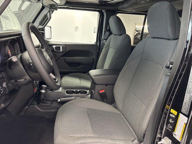 new 2025 Jeep Gladiator car, priced at $46,542