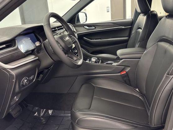 new 2025 Jeep Grand Cherokee car, priced at $43,166