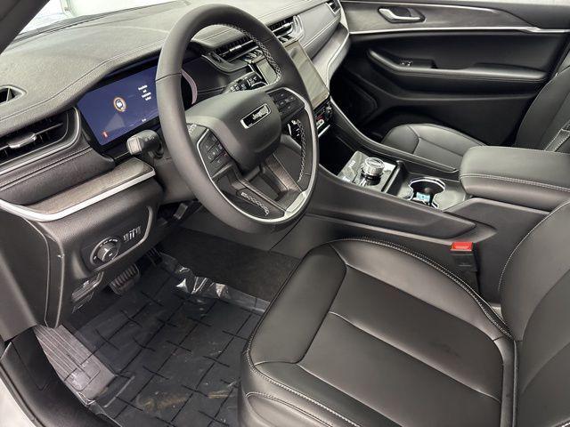 new 2025 Jeep Grand Cherokee car, priced at $43,166