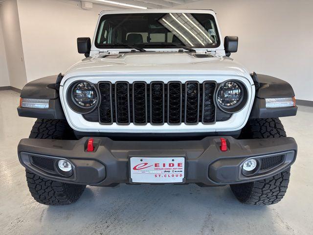 new 2024 Jeep Gladiator car, priced at $43,294