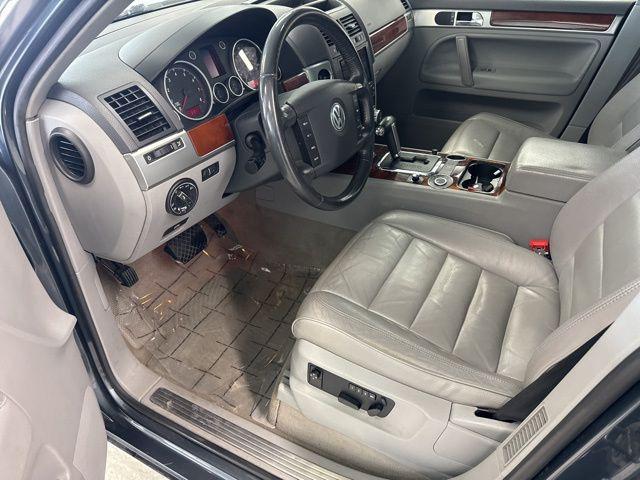 used 2006 Volkswagen Touareg car, priced at $6,000