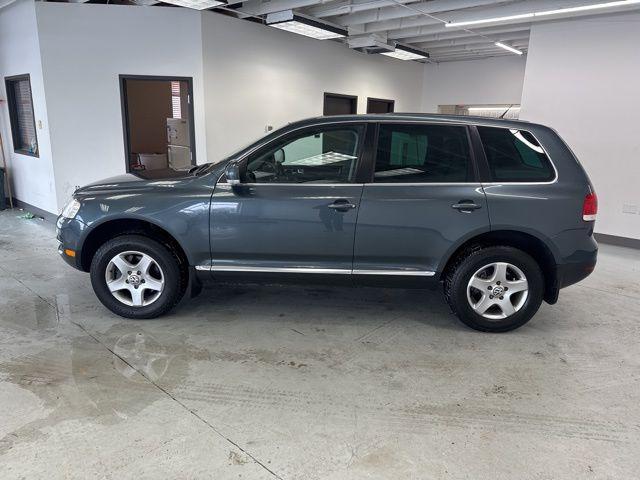 used 2006 Volkswagen Touareg car, priced at $6,000