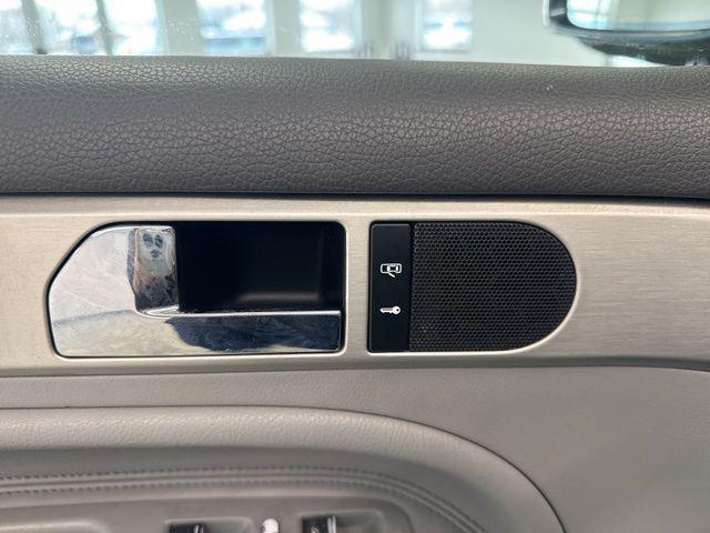 used 2006 Volkswagen Touareg car, priced at $6,000