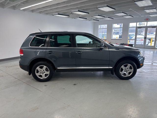 used 2006 Volkswagen Touareg car, priced at $6,000