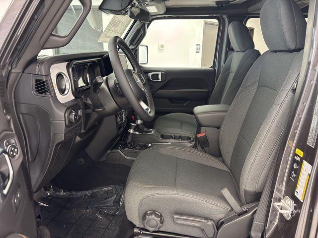 new 2025 Jeep Wrangler car, priced at $54,335