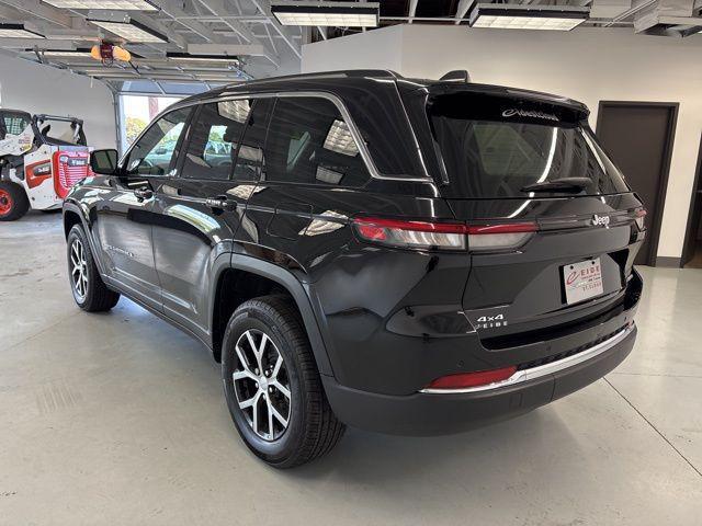 used 2023 Jeep Grand Cherokee car, priced at $34,500