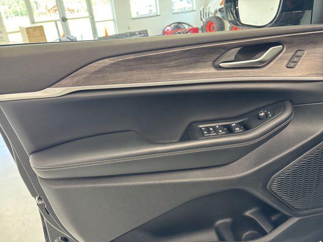used 2023 Jeep Grand Cherokee car, priced at $34,500