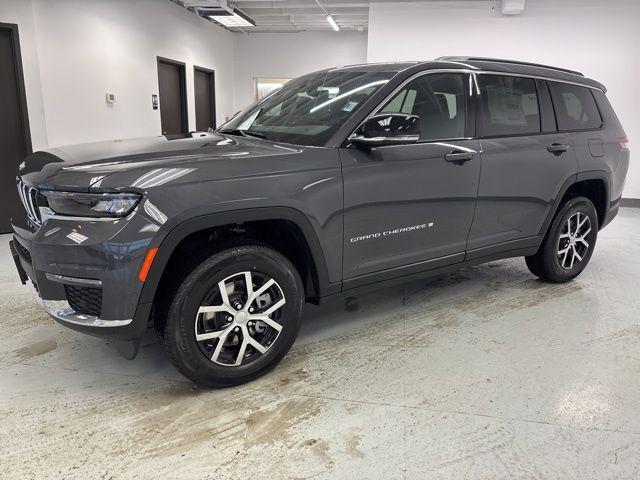 new 2025 Jeep Grand Cherokee L car, priced at $49,014