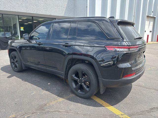 used 2022 Jeep Grand Cherokee car, priced at $30,000
