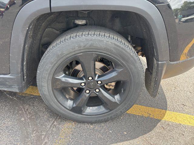 used 2022 Jeep Grand Cherokee car, priced at $30,000