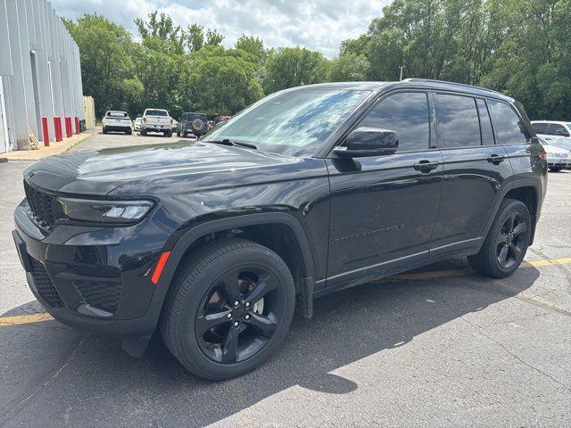 used 2022 Jeep Grand Cherokee car, priced at $30,000