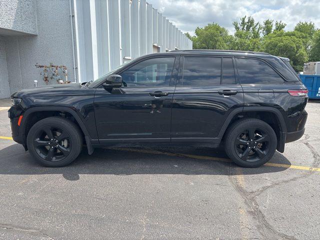 used 2022 Jeep Grand Cherokee car, priced at $30,000