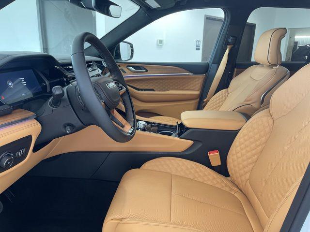 new 2025 Jeep Grand Cherokee car, priced at $60,622