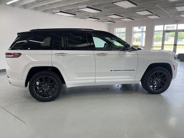 new 2025 Jeep Grand Cherokee car, priced at $60,622