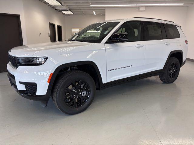 new 2024 Jeep Grand Cherokee L car, priced at $39,197