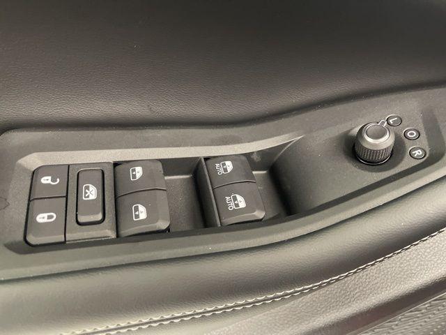 new 2025 Jeep Grand Cherokee car, priced at $42,854