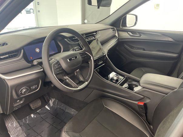 new 2025 Jeep Grand Cherokee car, priced at $42,854