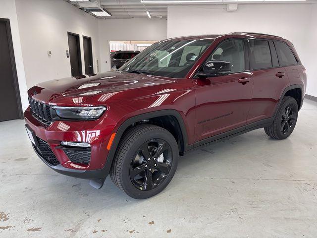 new 2025 Jeep Grand Cherokee car, priced at $49,731