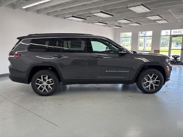 new 2025 Jeep Grand Cherokee L car, priced at $48,913