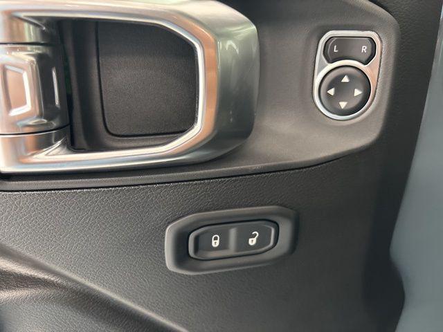 new 2025 Jeep Wrangler car, priced at $48,424
