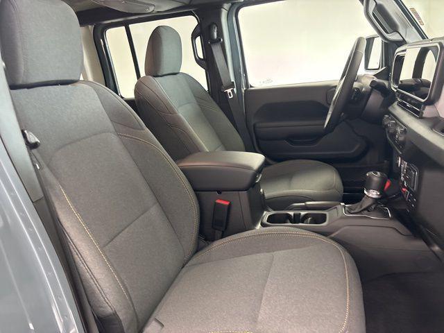 new 2025 Jeep Wrangler car, priced at $48,424