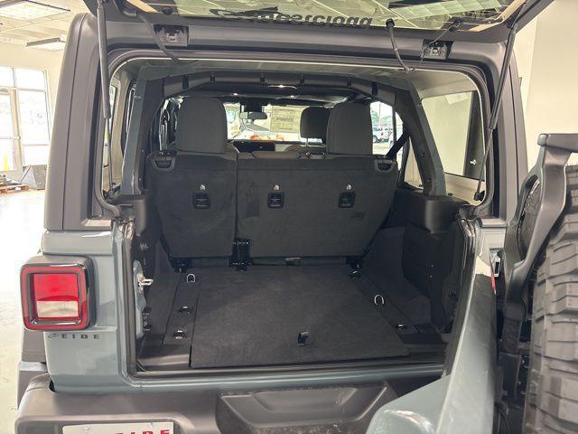 new 2025 Jeep Wrangler car, priced at $48,424